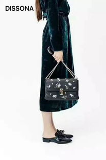 圣誕特別禮遇來襲 潮流大牌服飾低至5折,更有部分商品滿額贈禮驚喜來襲